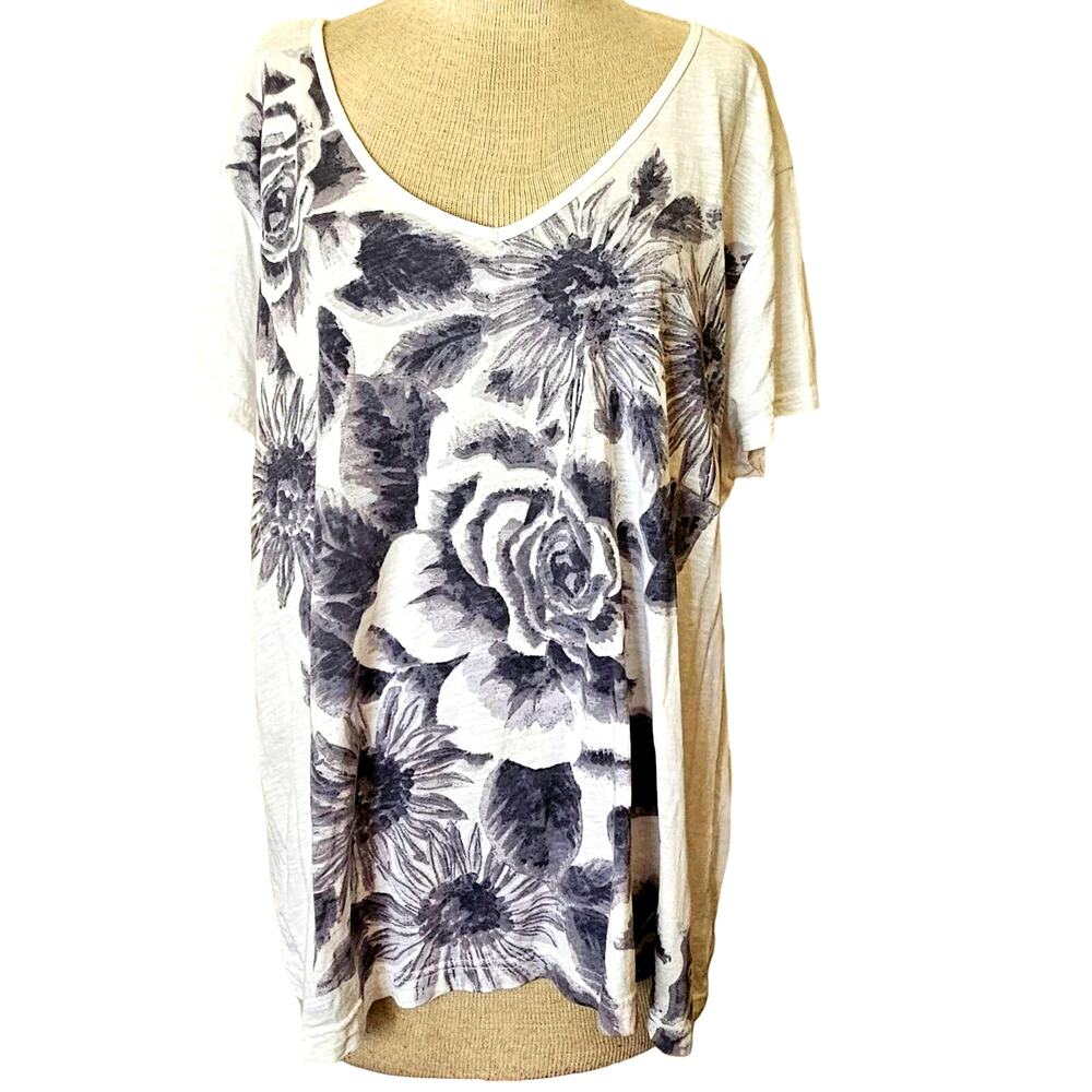 White and Black Floral Short Sleeve Top Size XL